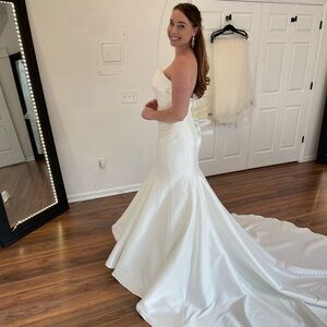 White Elysee Mercado Satin Wedding Dress Unworn and Unaltered